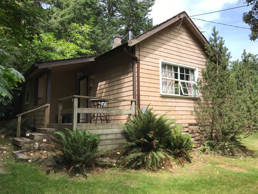 Driftwood Village Cottages Sturdies Bay Exterior foto