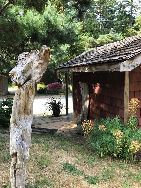 Driftwood Village Cottages Sturdies Bay Exterior foto
