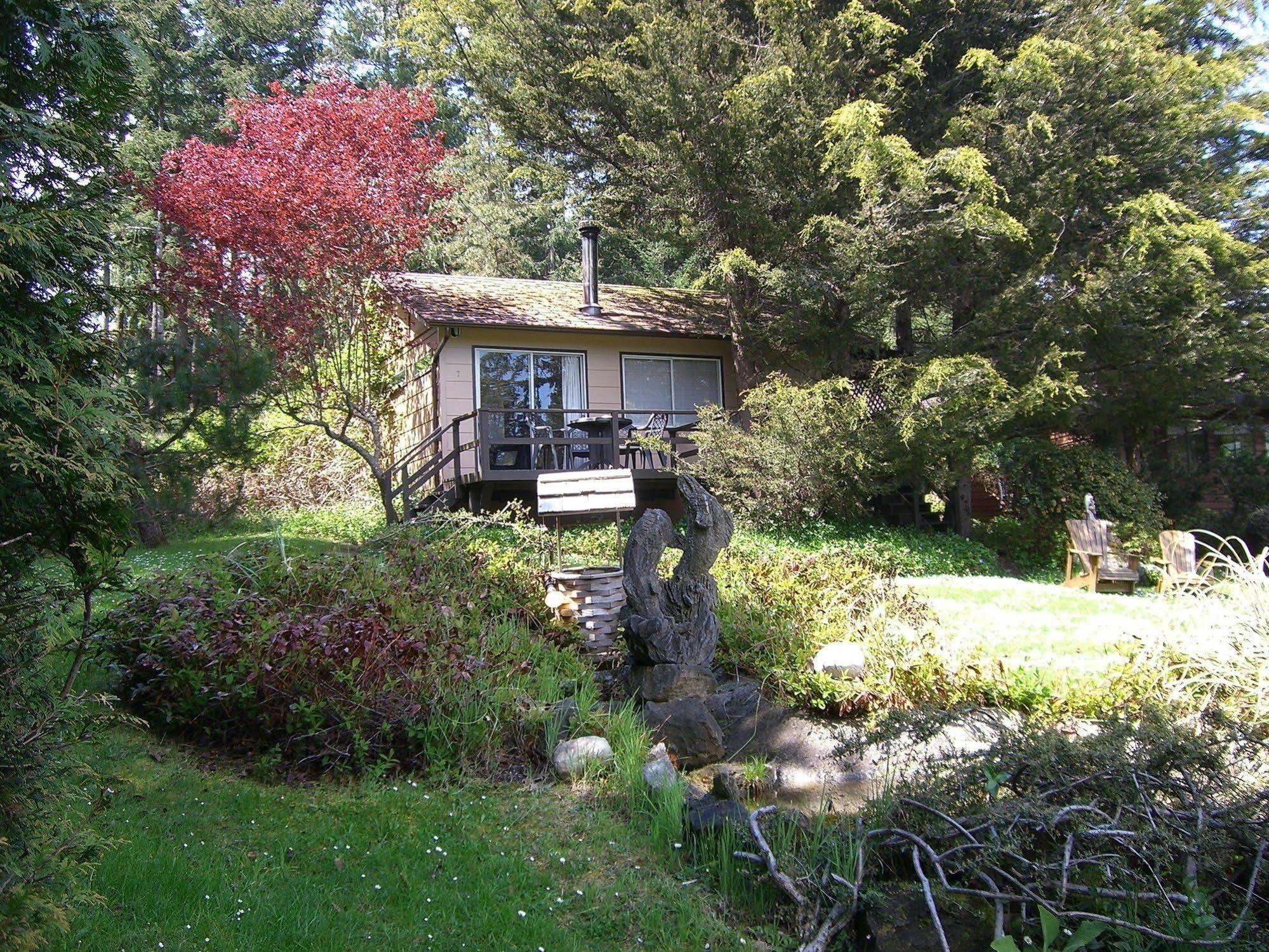 Driftwood Village Cottages Sturdies Bay Exterior foto